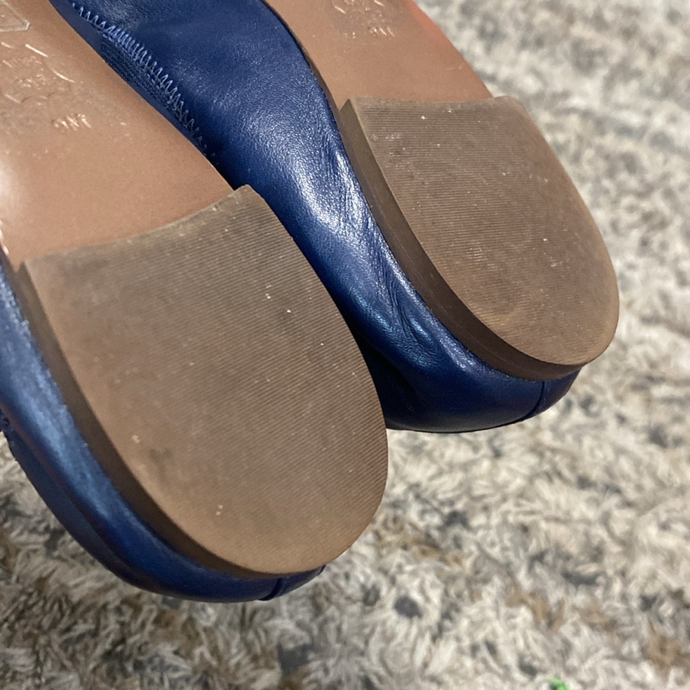 Tory Burch Deep Blue Flats with Gold Accent sz 9 great condition - Picture 8 of 11